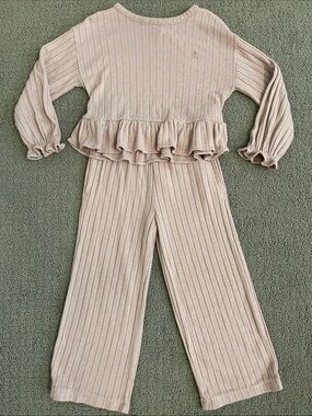 🩷 Baby GAP Girls Size 4 Ribbed Ruffle Top and Wide-Leg Bottoms - Blush Pink